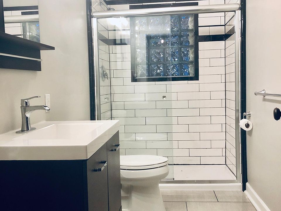 1st image of 1044 Hervey St