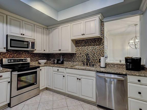 5th image of 1 Grasslawn Ave #118