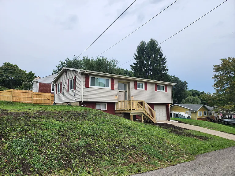 1 Ray St — Photo 3