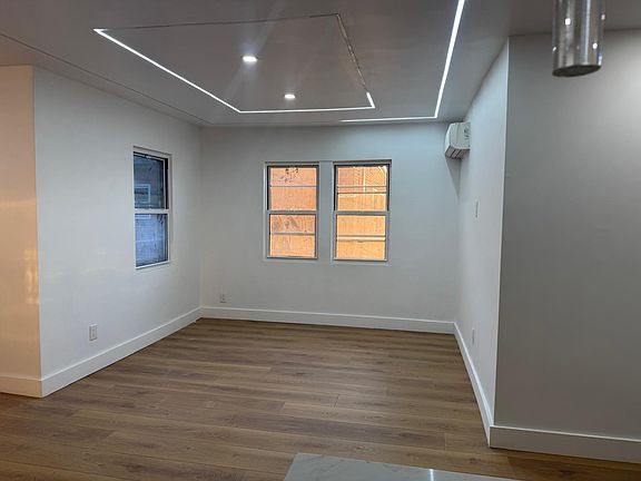 2nd image of 154 35/39 64th Ave #1