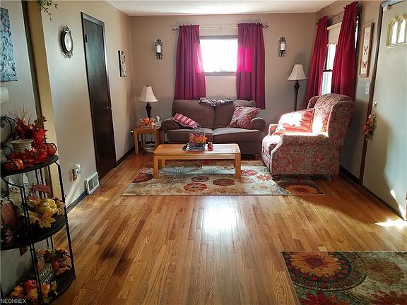2nd image of 633 Princeton Ave