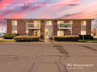125 E Van Riper Rd #7, Fowlerville, MI 48836