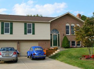 10 Kalyn Ct, Irwin, PA