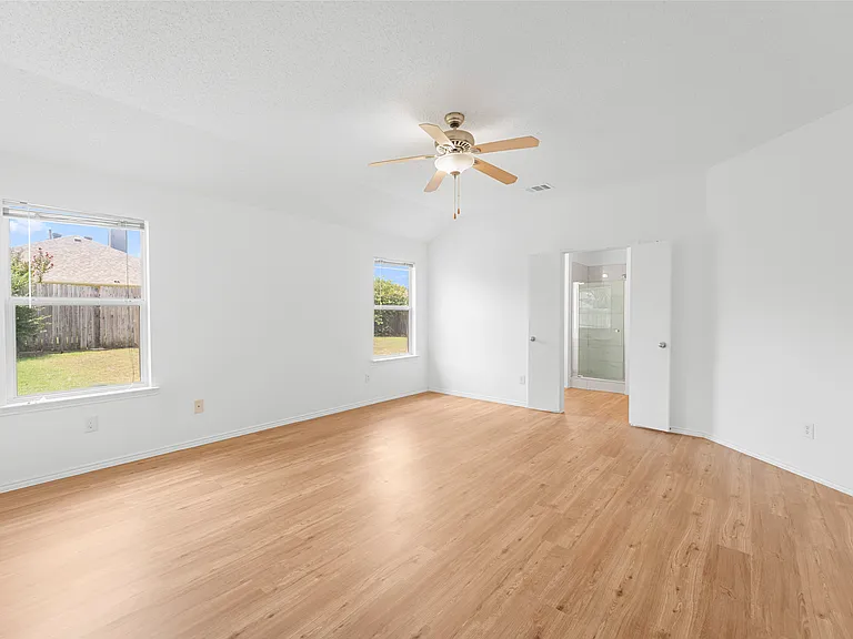 9825 Tyler Dr — Photo 21