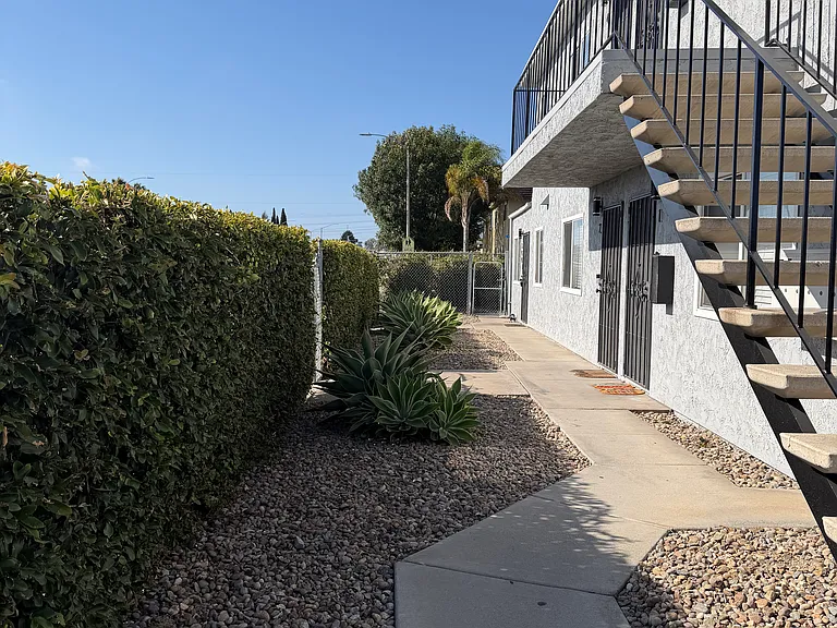 399 Zenith St — Photo 12