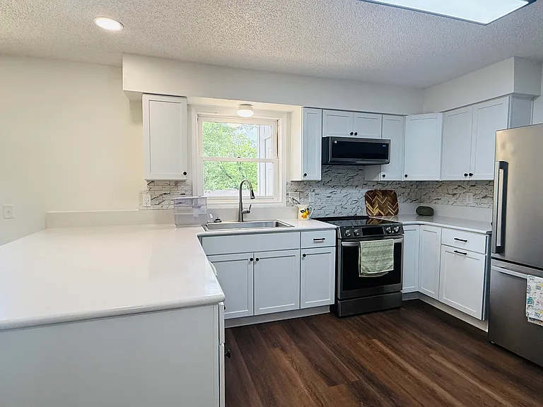 4 Chandler Ln — Photo 11