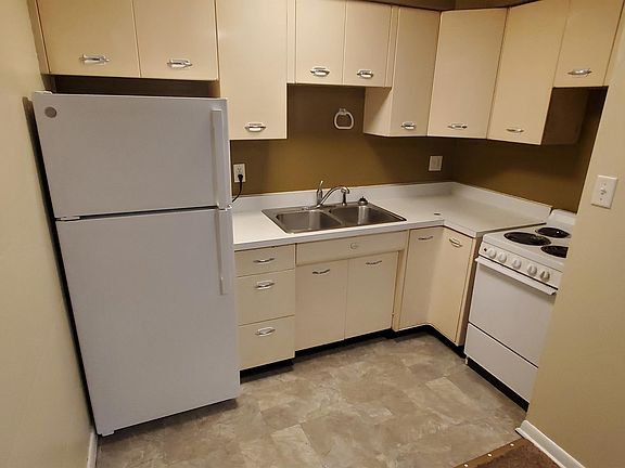 3rd image of 1314 2nd Ave SE APT 7