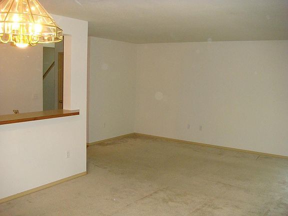 2nd image of 2613 187th St E