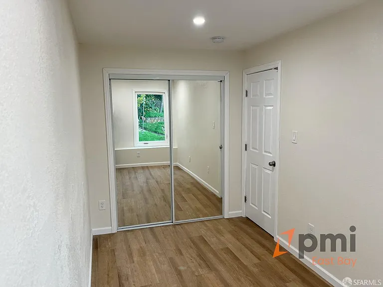 303 Virginia St #B — Photo 8