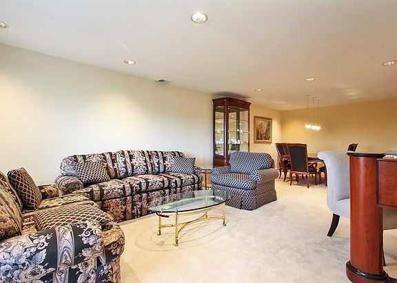 4th image of 6400 N Cicero Ave APT 509