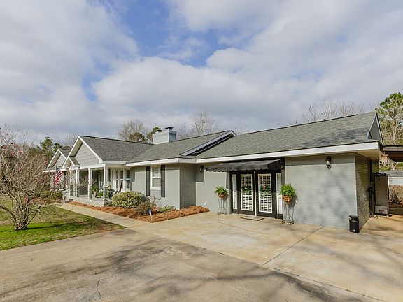 3rd image of 1601 Hooks Mill Rd