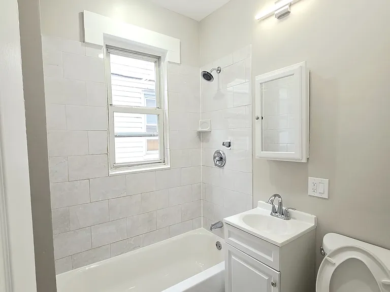8 Sheffield St #1A — Photo 2