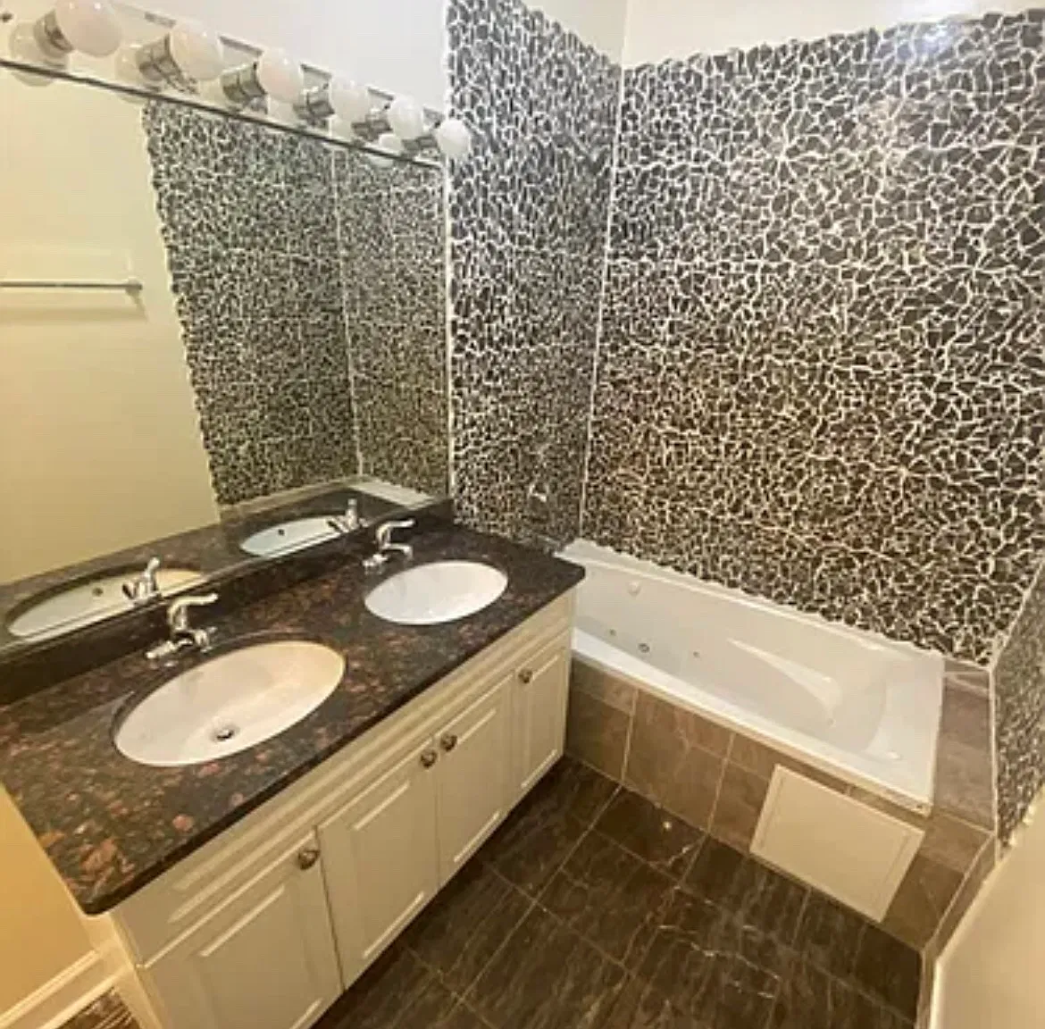 3 bed, 10657 sqft, $1,950 — Photo 3