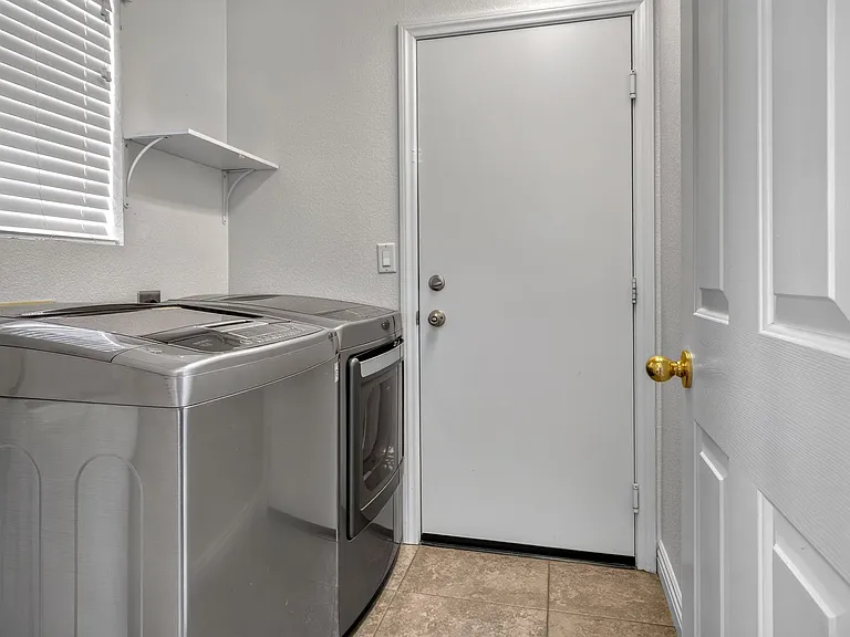 630 Beresford Ave — Photo 25