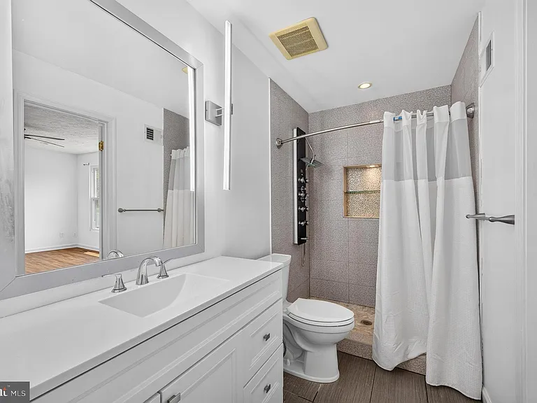 13296 Hollinger Ave — Photo 29