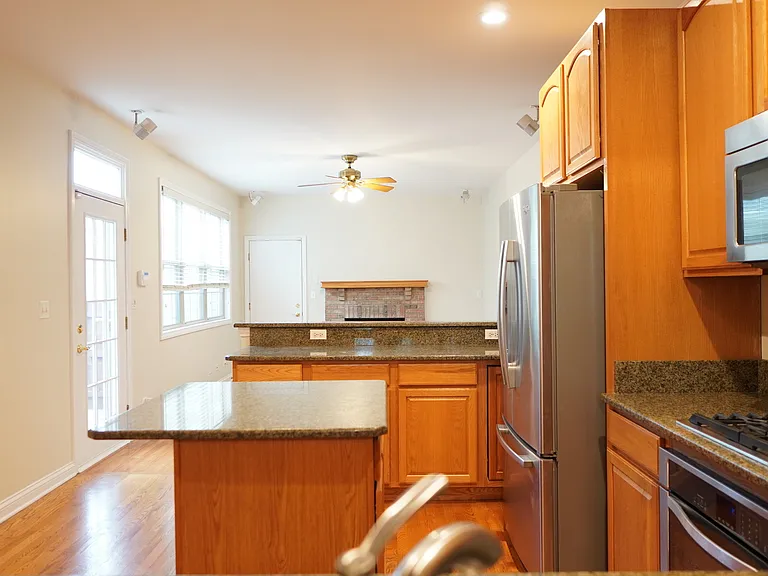 2664 Goldenrod Ln — Photo 5