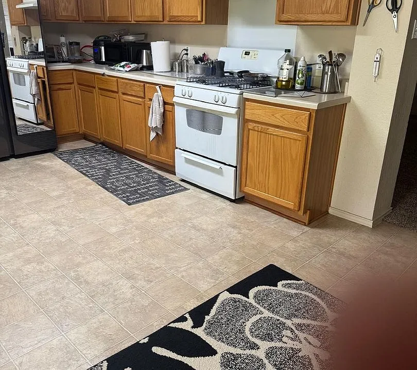 1600 Darjeeling Dr