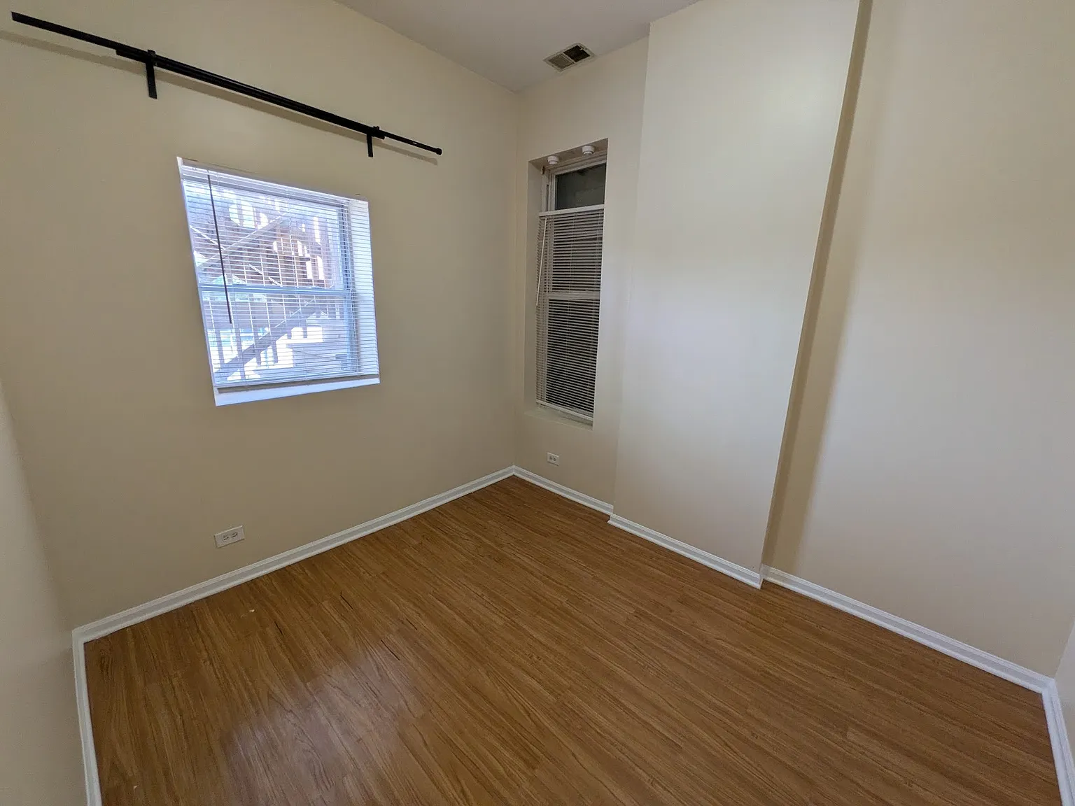 4 bed, 1300 sqft, $2,800 — Photo 4