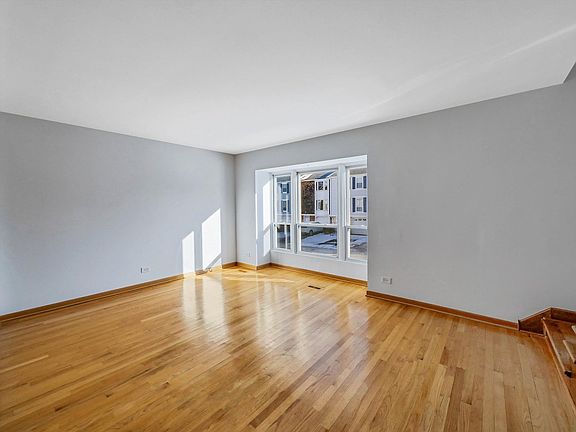 4th image of 1986 Brighton Ln