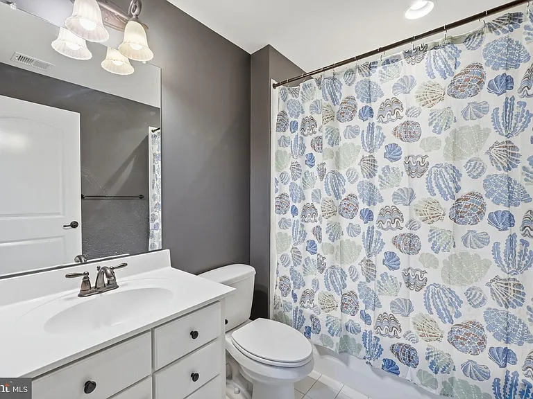 21253 Park Grove Ter — Photo 38