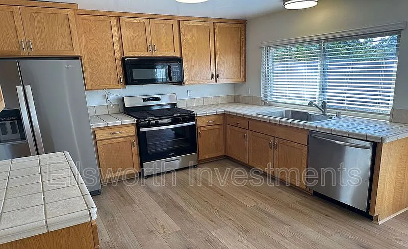 Building Photo - 9914 Bourbon Ct