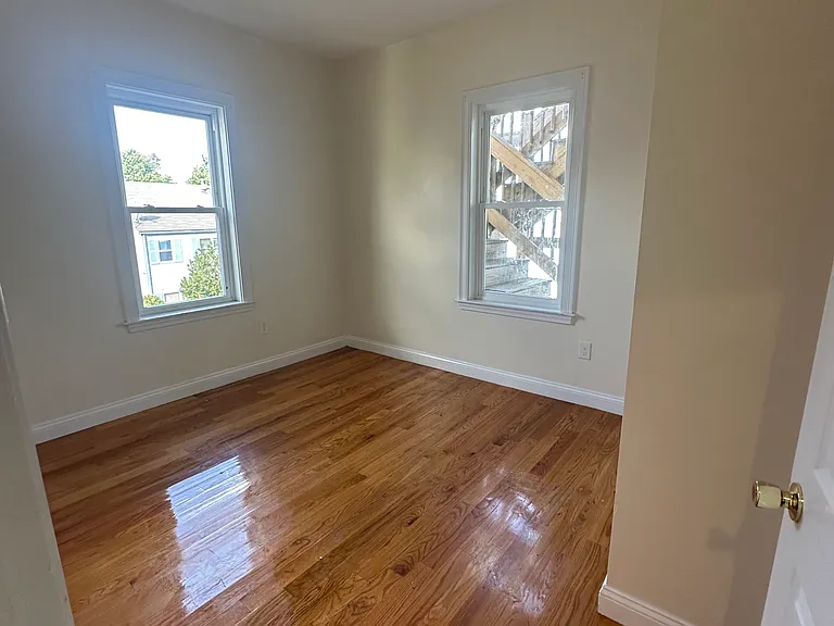 92 Lucerne St #2 — Photo 3
