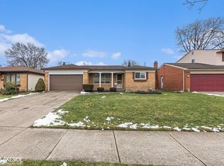 42123 Mac Rae Dr, Sterling Heights, MI 48313