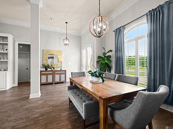 3rd image of 18380 Lake Harbor Ln