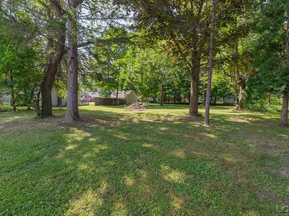 131 Elm St, Manitou Beach, MI 49253