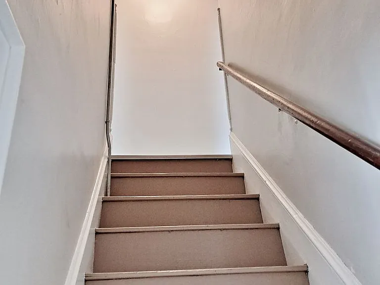 338-342 E Walnut St — Photo 14