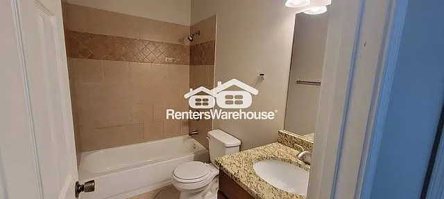 1822 Center Ave — Photo 4