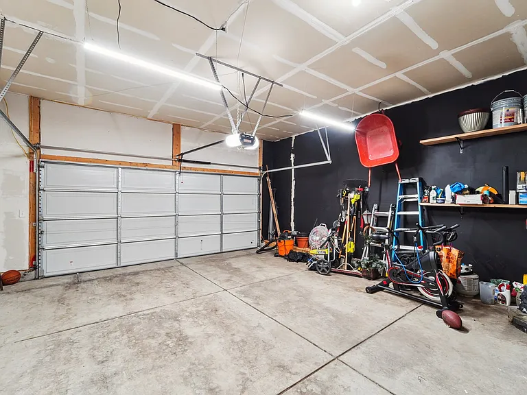 166 Gem Way — Photo 38