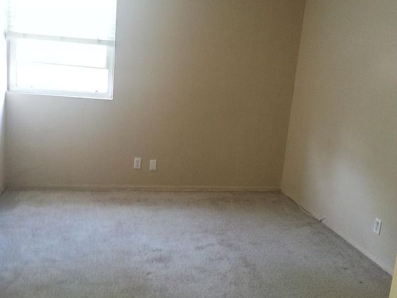 2nd image of 18620 Hatteras St Unit 205