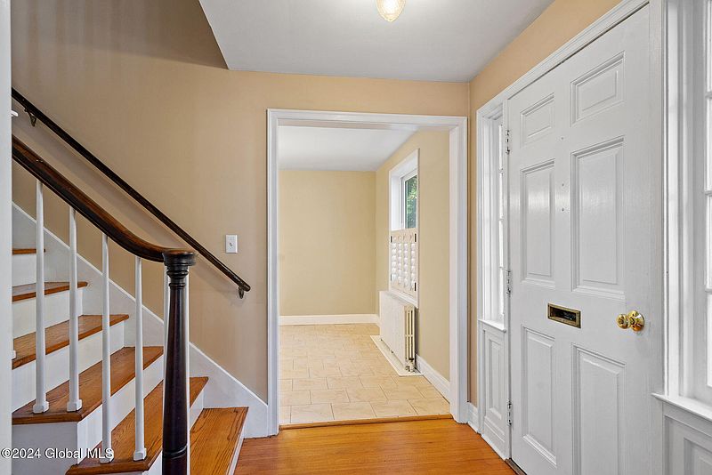 4th image of 60 Delmar Place