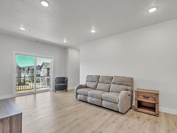 4th image of 1557 N 110 W #201