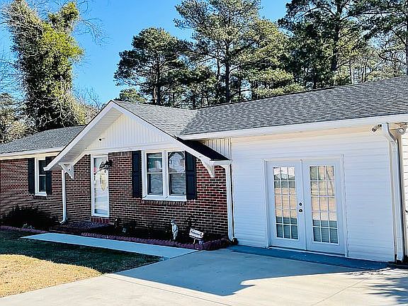 2nd image of 2146 Woodfield Dr