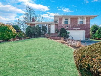 100 Robbins Lane, Jericho, NY, 11753