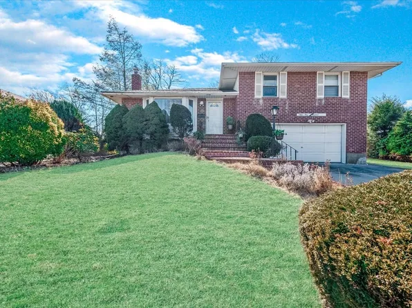 100 Robbins Lane, Jericho, NY 11753