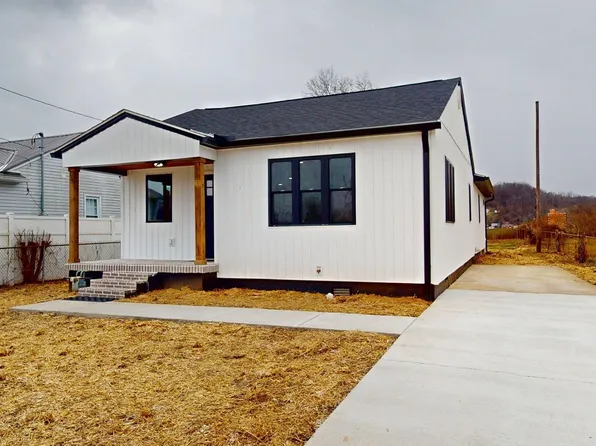 306 2nd St W, South Point, OH 45680