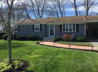 7 Peter Dr, Somerset, MA 02726