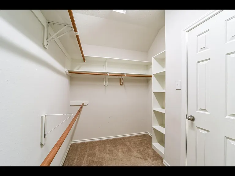 22868 Lantern Hills Dr — Photo 20