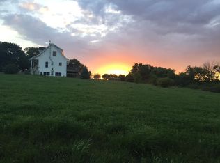 881 D Rd, Palmyra, NE 68418