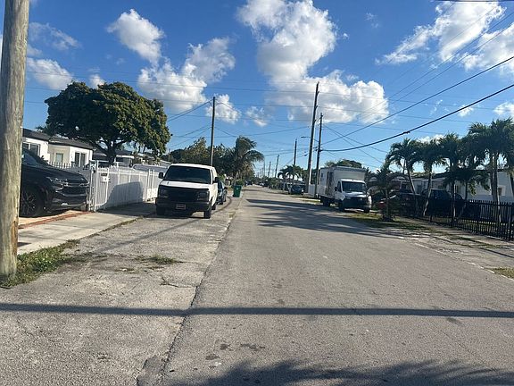 5th image of 371 NW 59th Ct