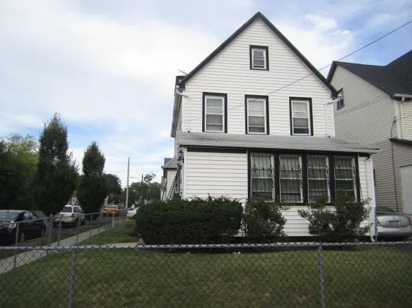 11308 208th St, Queens Village, NY 11429