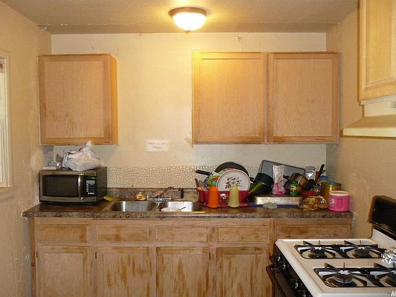3rd image of 2537 Colfax St