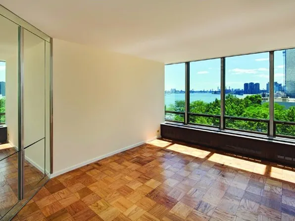 870 United Nations Plaza image 1 of 3