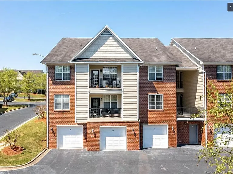 653 Brandermill Rd #103 — Photo 32