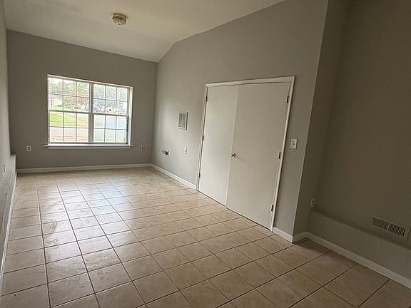 5th image of 8215 Baywood Dr