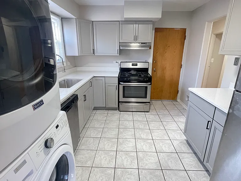 9136 N Lawler Ave #2 — Photo 4