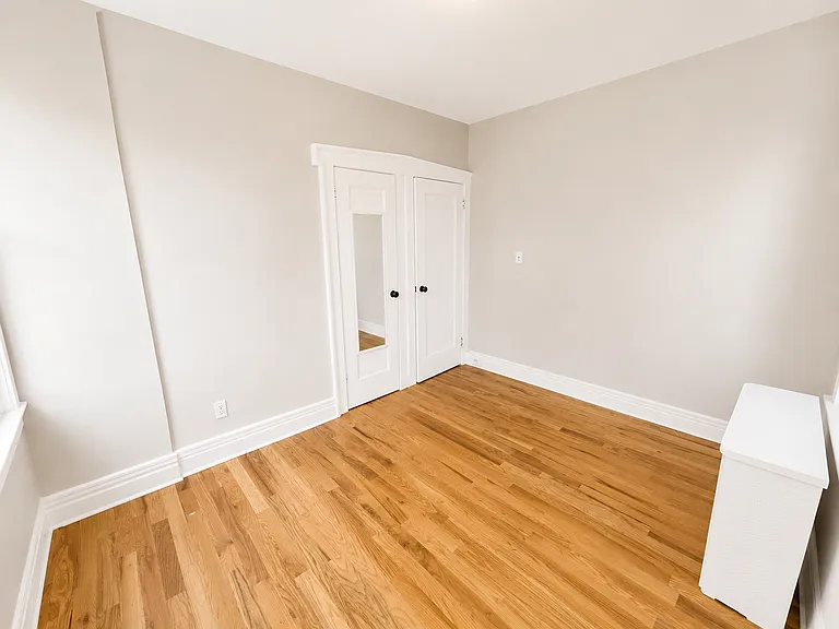 500 Park Ave — Photo 22